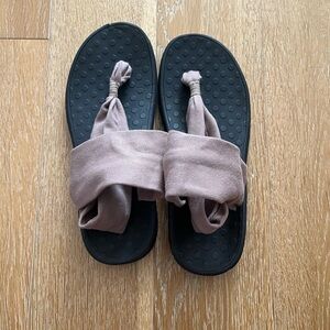 Yoga sandals for arch support